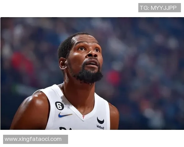 杜兰特NBA常规赛高效砍分，中距离跳投无解助球队大胜